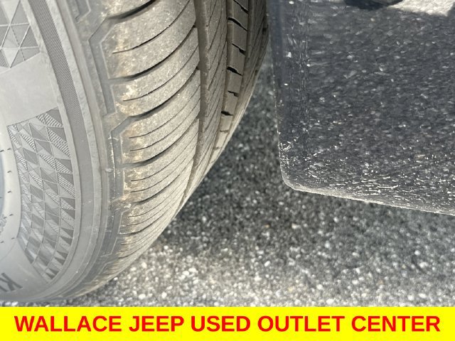 Used 2024 Jeep Wagoneer Series II w/ Flexible Seating Group AWD/4WD image 11