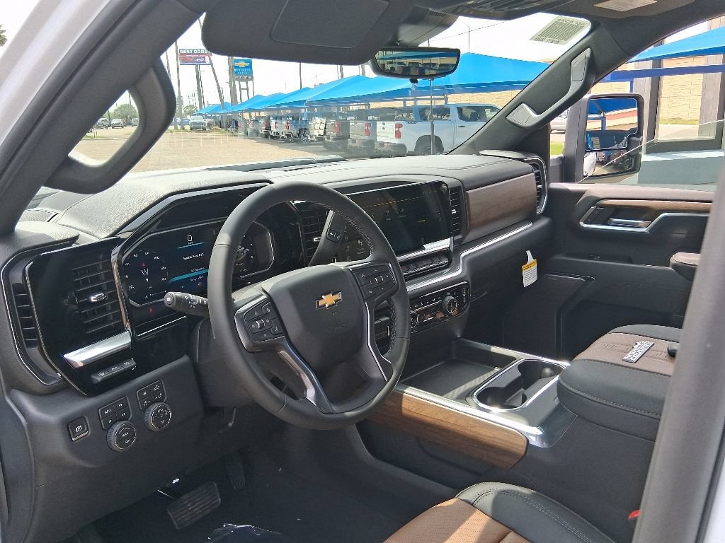 New 2026 Chevrolet Silverado 2500 High Country w/ High Country Premium Package AWD/4WD image 9
