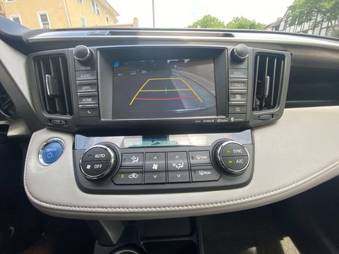 Used 2016 Toyota RAV4 Limited AWD/4WD image 22