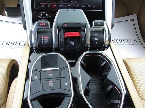 Used 2022 Lamborghini Urus AWD/4WD image 32
