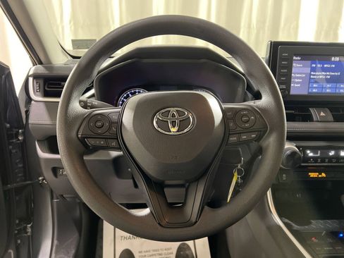 Used 2019 Toyota RAV4 LE image 22
