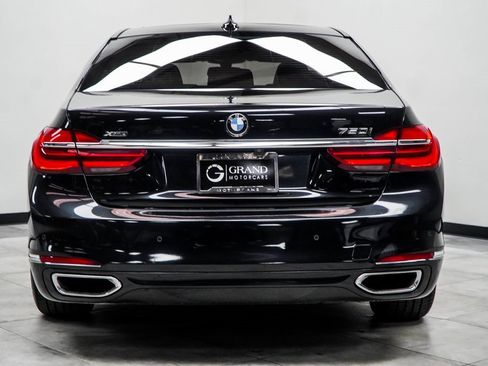Used 2019 BMW 750i xDrive w/ Executive Package image 12