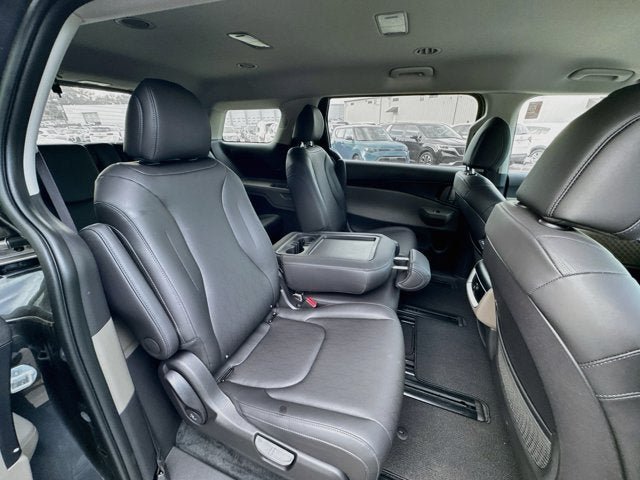 Certified 2026 Kia Carnival FWD image 28