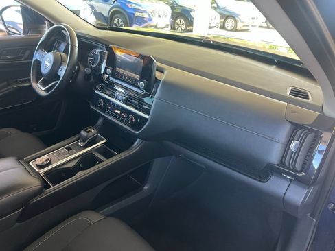Certified 2024 Nissan Pathfinder SV AWD/4WD image 21