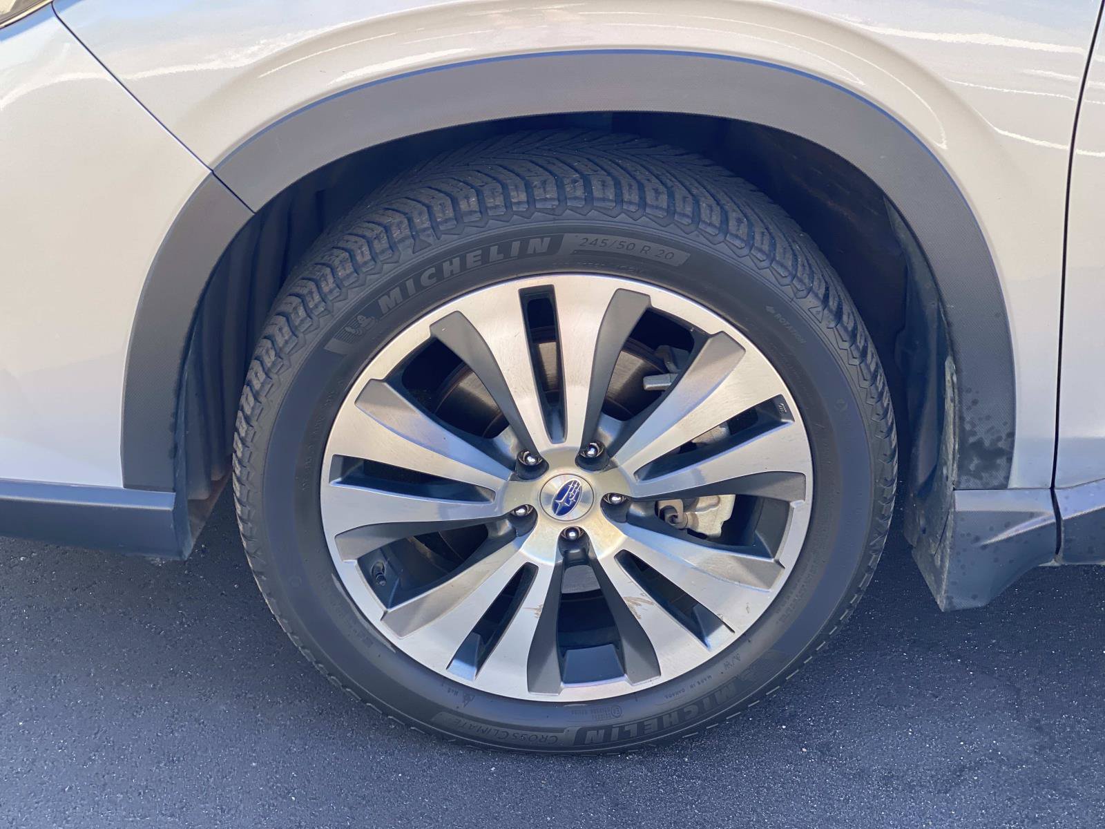 Used 2020 Subaru Ascent Limited w/ Technology Package AWD/4WD image 3