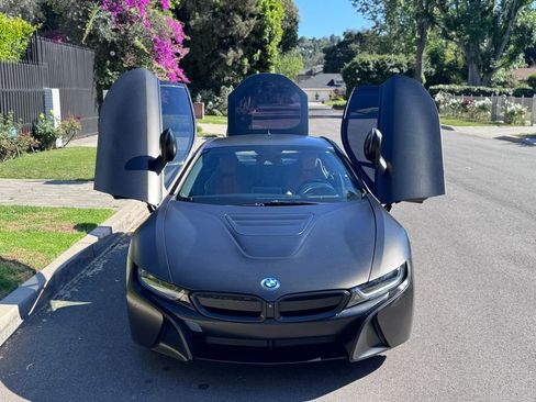 Used 2019 BMW i8 Coupe AWD/4WD image 10
