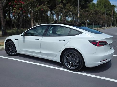 Used 2021 Tesla Model 3 Standard Range Plus RWD image 16
