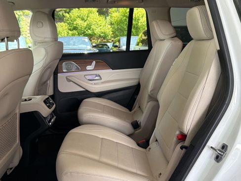 Used 2023 Mercedes-Benz GLS 450 4MATIC image 24