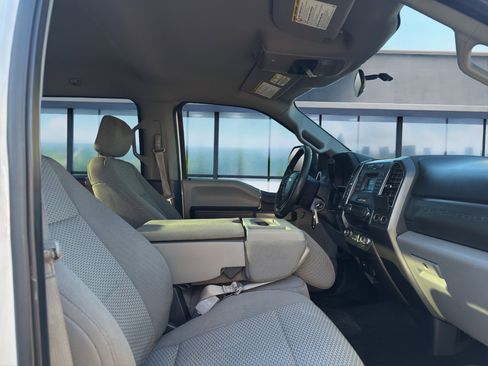 Used 2019 Ford F250 XLT w/ FX4 Off-Road Package image 18