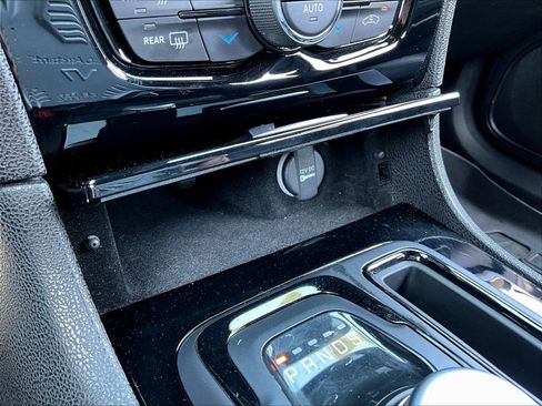 Used 2023 Chrysler 300 S w/ Comfort Group RWD image 16
