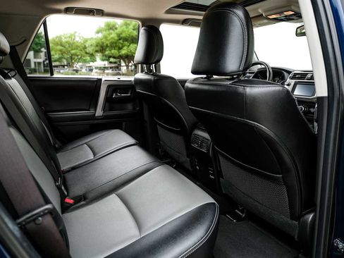 Used 2017 Toyota 4Runner SR5 Premium AWD/4WD image 39