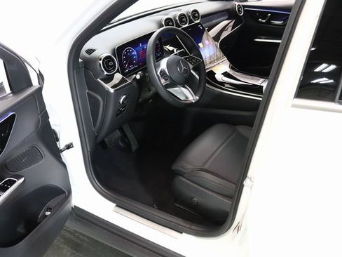 Certified 2025 Mercedes-Benz GLC 300 4MATIC image 18
