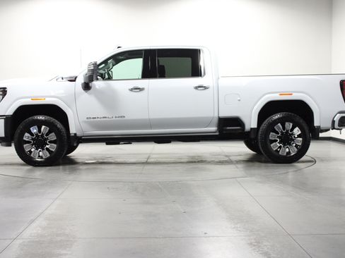 Used 2026 GMC Sierra 2500 Denali w/ Denali Reserve Package AWD/4WD image 7