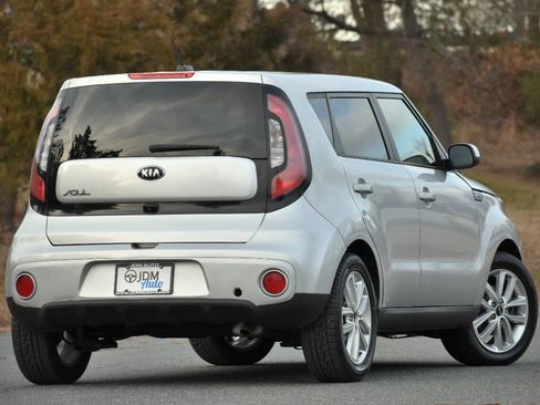 Used 2018 Kia Soul + FWD image 5