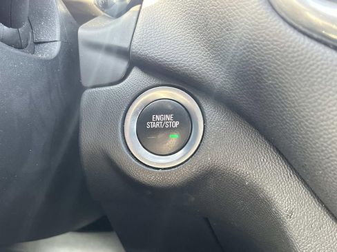 Used 2023 Chevrolet Equinox LT image 20