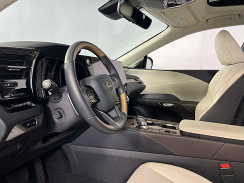 Used 2024 Lexus RX 350 Premium image 21