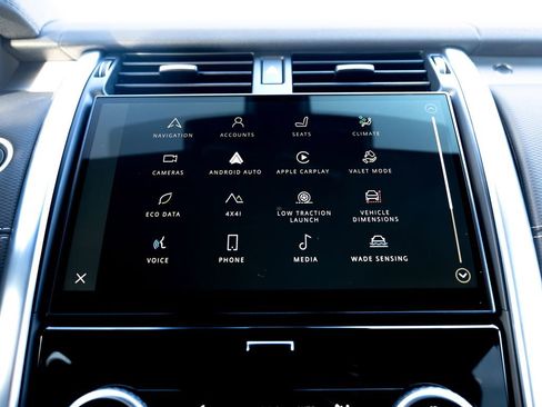 Certified 2024 Land Rover Discovery Dynamic SE image 23