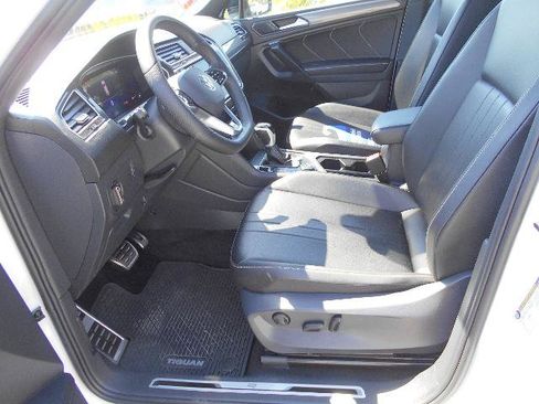 Used 2024 Volkswagen Tiguan SE R-Line AWD/4WD image 2