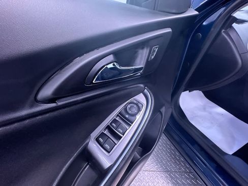 Used 2021 Chevrolet Malibu LT FWD image 12