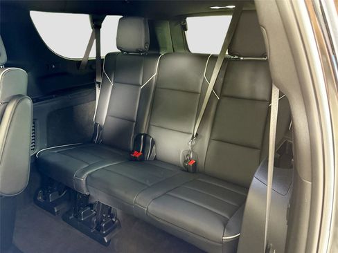 Used 2025 Cadillac Escalade ESV Premium Luxury image 26