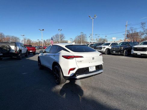 Certified 2025 Buick Envista Sport Touring image 5