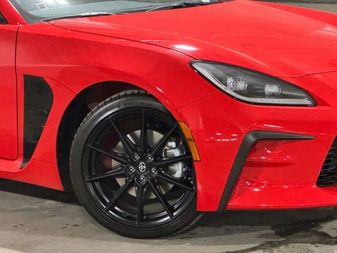 New 2025 Toyota GR86 Premium RWD image 2