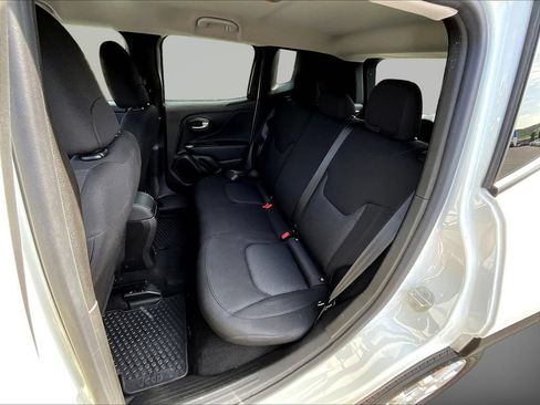 Used 2023 Jeep Renegade Latitude AWD/4WD image 21