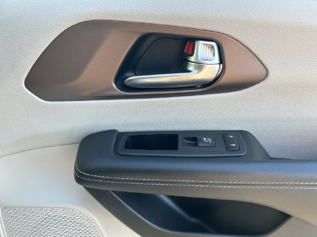 Used 2023 Chrysler Voyager LX FWD image 23