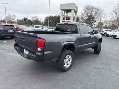 Used 2019 Toyota Tacoma SR image 5