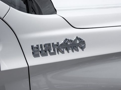 Used 2021 Chevrolet Suburban High Country RWD image 56