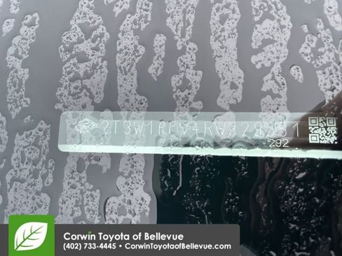 Used 2024 Toyota RAV4 XLE FWD image 30