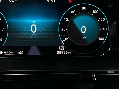 Used 2025 Volkswagen Atlas Cross Sport SE image 39