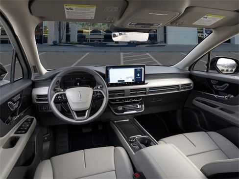 New 2026 Lincoln Corsair Premiere image 9