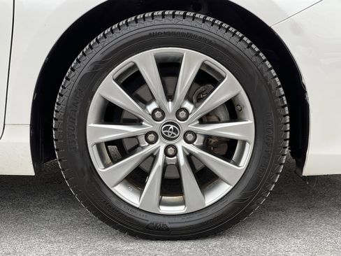 Used 2015 Toyota Camry LE image 5