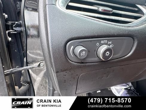 Used 2018 Chevrolet Malibu LT FWD image 15