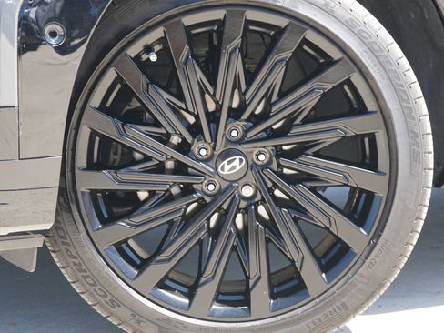 Used 2024 Hyundai Santa Fe Calligraphy FWD image 2