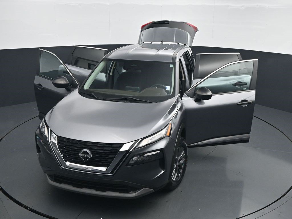 Used 2023 Nissan Rogue S AWD/4WD image 49