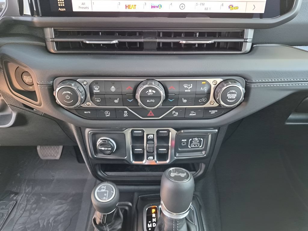 New 2026 Jeep Wrangler Unlimited Sahara AWD/4WD image 39