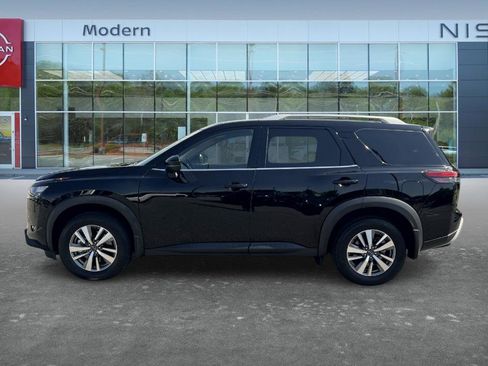 Certified 2025 Nissan Pathfinder SL w/ Cargo Package FWD image 8