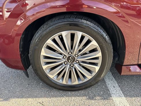 Used 2025 INFINITI QX80 Luxe RWD image 10