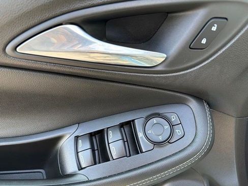 Used 2022 Buick Encore GX Select w/ Safety Package II AWD/4WD image 11