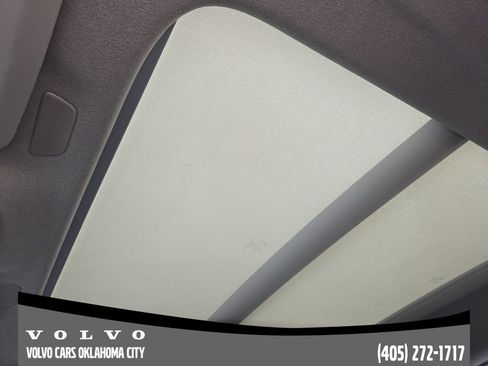 Certified 2025 Volvo XC40 B5 Core AWD/4WD image 19