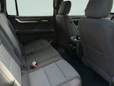 Used 2025 GMC Acadia Elevation FWD image 33