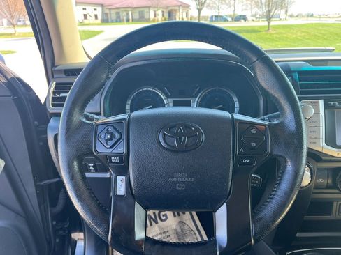 Used 2016 Toyota 4Runner SR5 Premium image 13