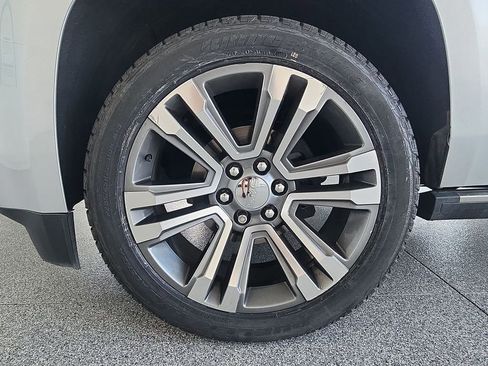 Certified 2020 GMC Yukon Denali w/ Denali Premium Package image 33