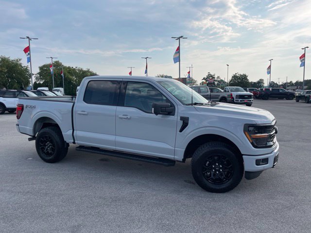 New 2026 Ford F150 XLT w/ Equipment Group 302A MID AWD/4WD image 2