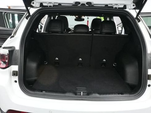 Used 2025 Jeep Compass Trailhawk AWD/4WD image 13