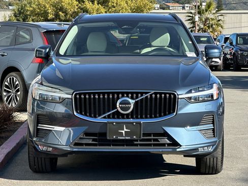 Used 2022 Volvo XC60 B5 Momentum w/ Climate Package image 10