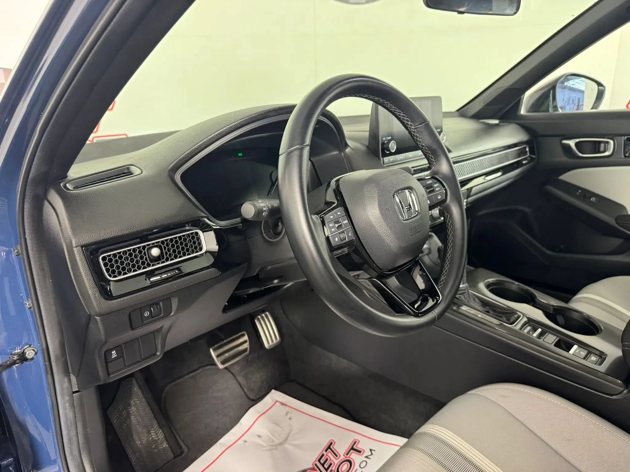 Used 2025 Honda Civic Sport Touring image 10