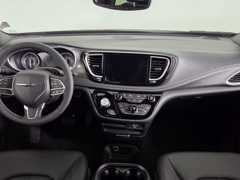 New 2026 Chrysler Pacifica Select image 37